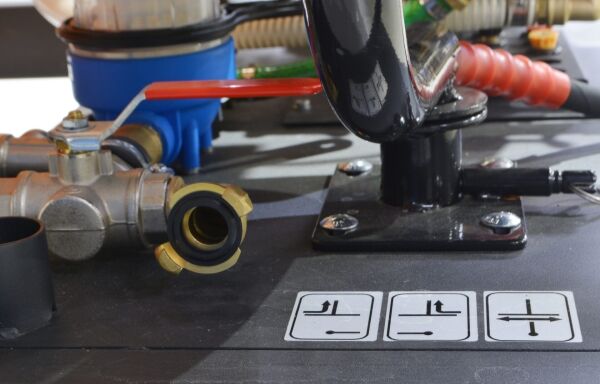 Premium High Pressure Washer GP1000, Briggs&Stratton, 6.5 HP, 3200 PSI/ 220 bar, 1000L Tank - Image 2