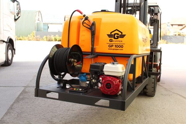 Premium High Pressure Washer GP1000, Honda, 6.5 HP, 3200 PSI/ 220 bar, 1000L Tank - Image 4